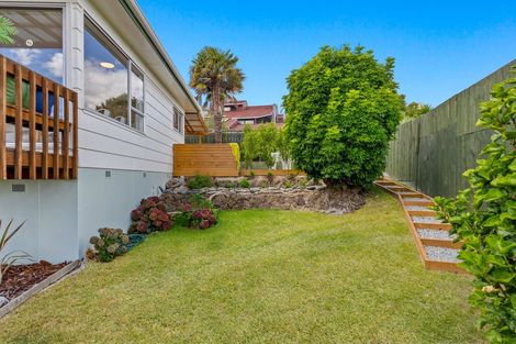 Photo of property in 2/43 Telstar Place, Beach Haven, Auckland, 0626