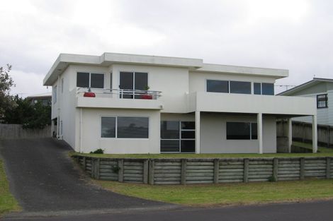 Photo of property in 16 Day Dawn Crescent, Omaha, Warkworth, 0986