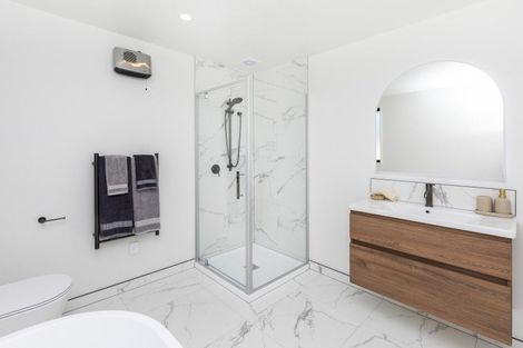 Photo of property in 2/47 Sturrocks Road, Redwood, Christchurch, 8051