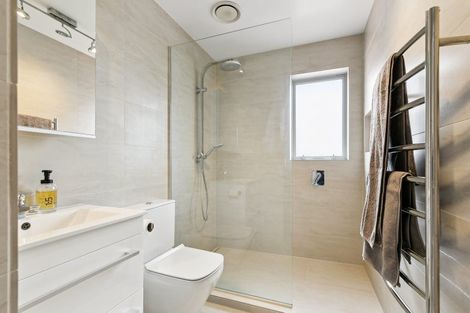 Photo of property in 2/6 The Parade, Island Bay, Wellington, 6023