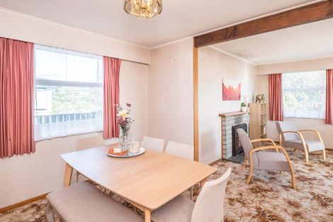 Photo of property in 23 Cara Crescent, Paparangi, Wellington, 6037