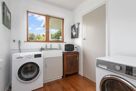 Photo of property in 32 Woodward Avenue, Mangere Bridge, Auckland, 2022
