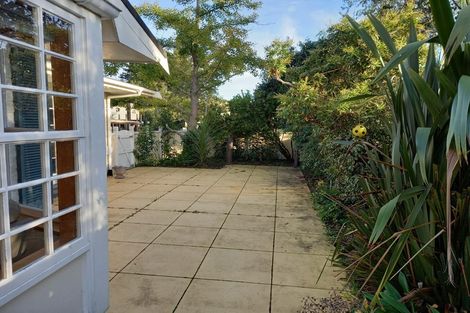 Photo of property in 4 Fernwood Place, Fitzherbert, Palmerston North, 4410