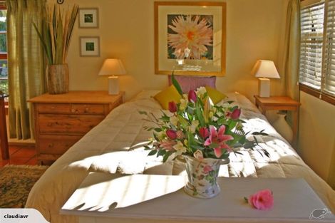 Photo of property in 64 Sandwich Road, Beckenham, Christchurch, 8023