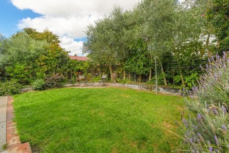 Photo of property in 30 Walker Road, Point Chevalier, Auckland, 1022