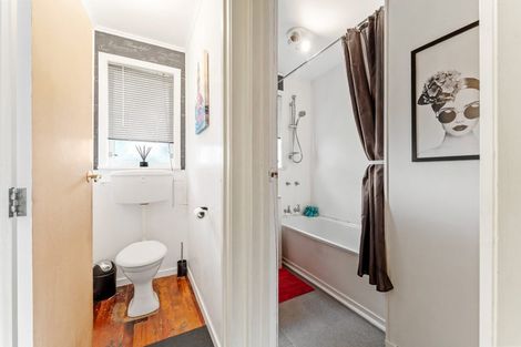 Photo of property in 52 Tiri Road, Manly, Whangaparaoa, 0930