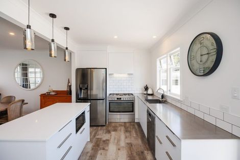 Photo of property in 30 Lincoln Terrace, Hokowhitu, Palmerston North, 4410