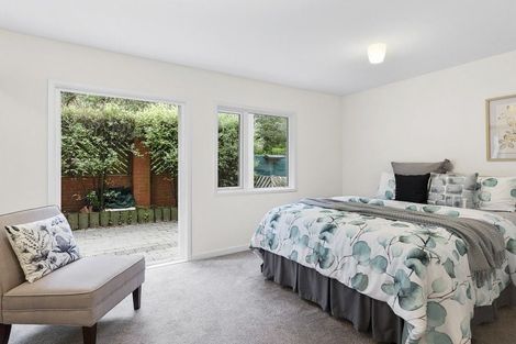 Photo of property in 15 Lawson Place, Mount Victoria, Wellington, 6011