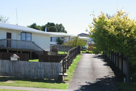 Photo of property in 82 Oreil Avenue, West Harbour, Auckland, 0618