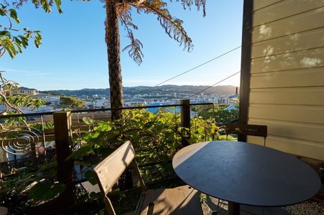 Photo of property in 12 Stafford Street, Mount Victoria, Wellington, 6011