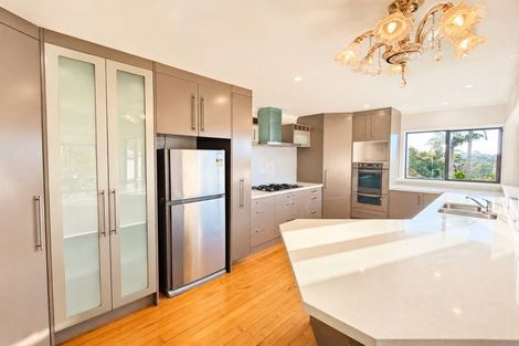 Photo of property in 2 Mellons Bay Road, Howick, Auckland, 2014