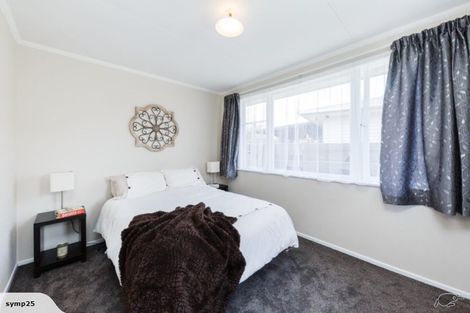 Photo of property in 12 Ruamahanga Crescent, Terrace End, Palmerston North, 4410