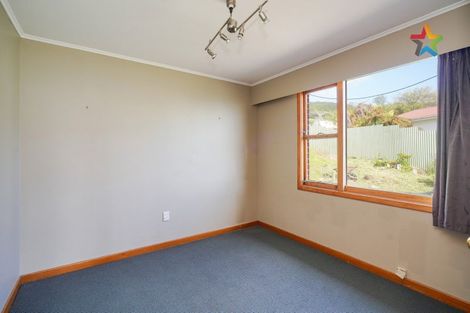 Photo of property in 14 Marine Parade, Bluff, 9814