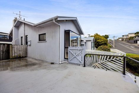 Photo of property in 13-15 Bayly Road, Moturoa, New Plymouth, 4310