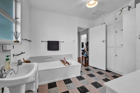 Photo of property in 76 South Road, Blagdon, New Plymouth, 4310