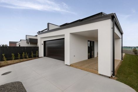 Photo of property in 2 Atutahi Lane, Papamoa Beach, 3118