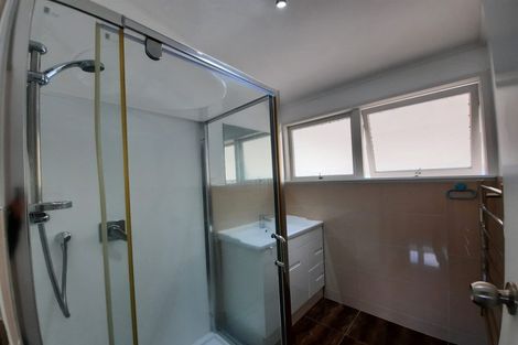 Photo of property in 1/288 Sunset Road, Windsor Park, Auckland, 0632