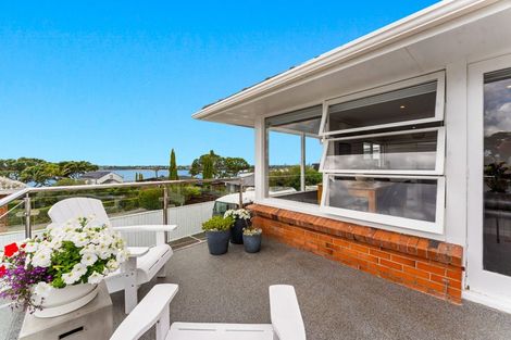 Photo of property in 2/85 Sylvan Avenue, Northcote, Auckland, 0627