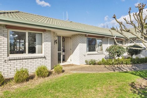 Photo of property in 17 Pampas Grove, Welcome Bay, Tauranga, 3112
