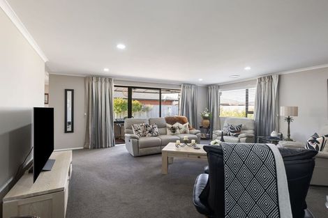 Photo of property in 6 Liberty Grove, Kelvin Grove, Palmerston North, 4414