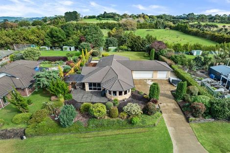 Photo of property in 3 Omana Avenue, Shelly Beach, Helensville, 0874