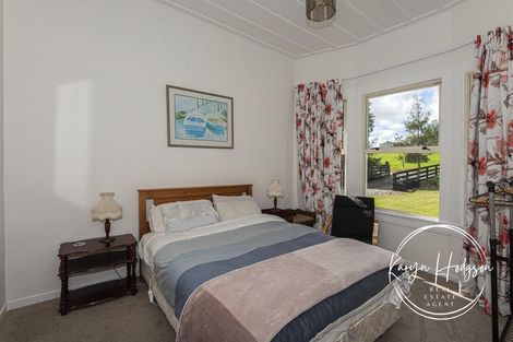 Photo of property in 46 Whakapirau Road, Maungaturoto, 0583