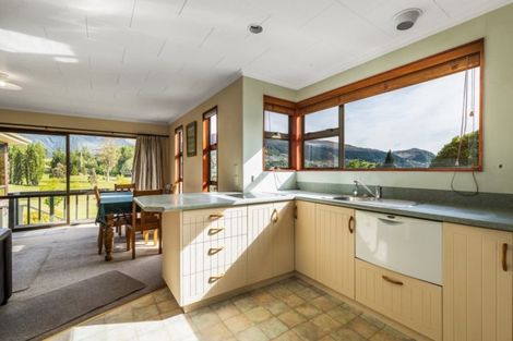 Photo of property in 10 Grove Lane, Kelvin Heights, Queenstown, 9300