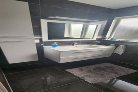 Photo of property in 17 Hewlett Road, Massey, Auckland, 0614