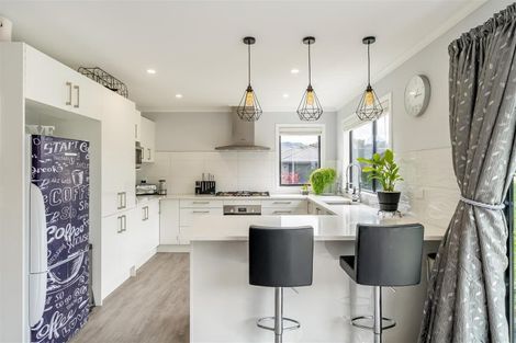 Photo of property in 12 Fenwick Crescent, Wallaceville, Upper Hutt, 5018