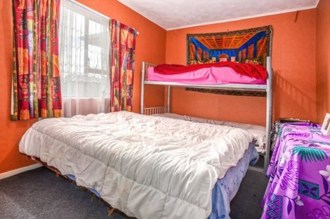 Photo of property in 1a Bedford Street, Cannons Creek, Porirua, 5024