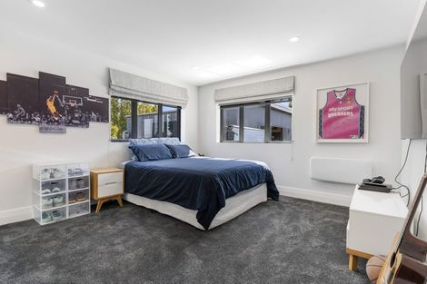 Photo of property in 201 Whangaparaoa Road, Red Beach, 0932