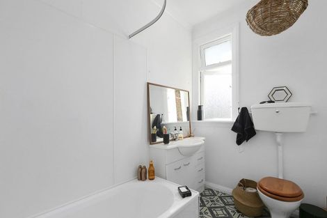 Photo of property in 32 Motu Street, Saint Clair, Dunedin, 9012