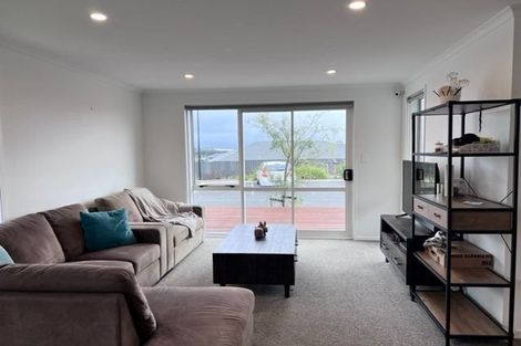 Photo of property in 18 Bridle Way, Omokoroa, 3114