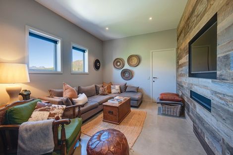 Photo of property in 92 Threepwood Road, Lake Hayes, Queenstown, 9371