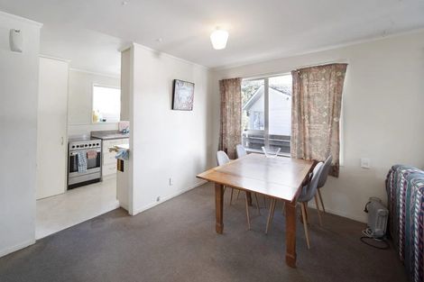 Photo of property in 28 Hinton Place, Weymouth, Auckland, 2103