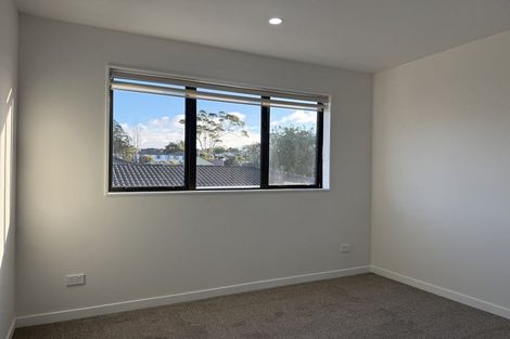 Photo of property in 296d Royal Road, Massey, Auckland, 0614