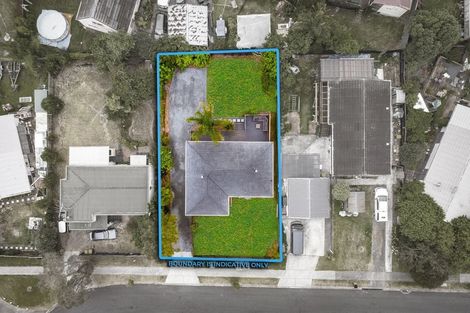 Photo of property in 15 Posa Avenue, Henderson, Auckland, 0612