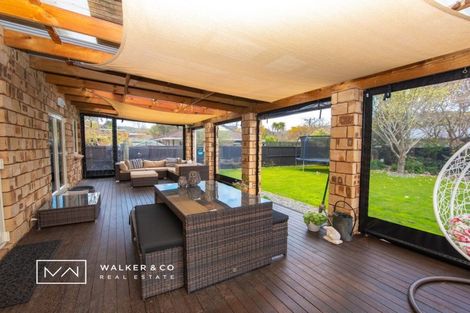 Photo of property in 15 Pempsey Street, Silverstream, Upper Hutt, 5019