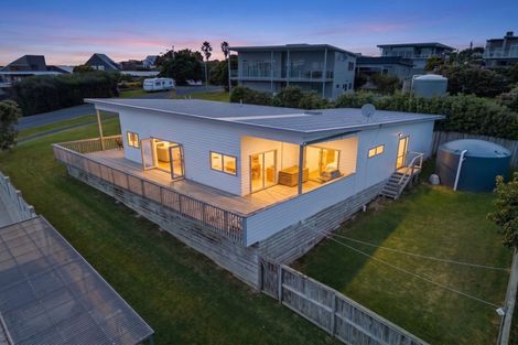 Photo of property in 12 Devon Street, Mangawhai Heads, Mangawhai, 0505