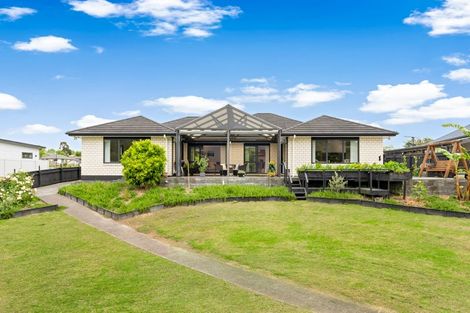 Photo of property in 23 Kahika Grove, Huapai, Kumeu, 0810