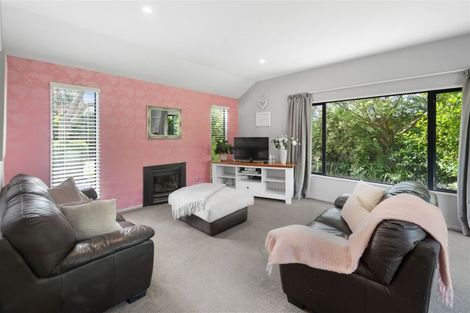 Photo of property in 9 Gwen Place, Redwood, Christchurch, 8051