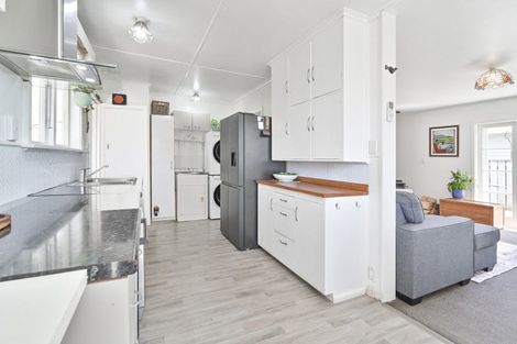 Photo of property in 209 Tudor Avenue, Mayfair, Hastings, 4122