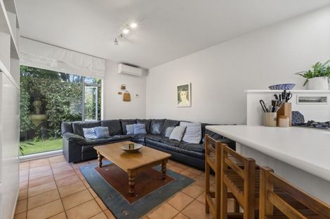 Photo of property in 2b Church Street, Devonport, Auckland, 0624