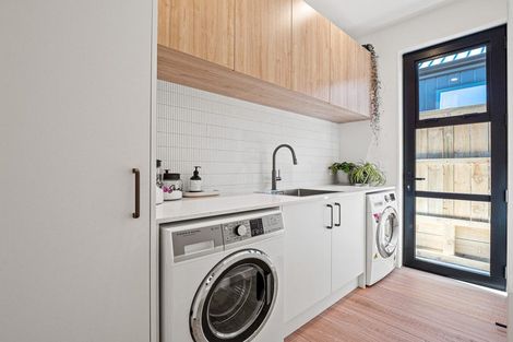 Photo of property in 18 Plough Street, Jacks Point, 9371