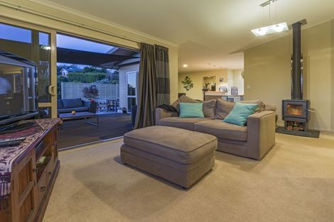 Photo of property in 8 Roger Guy Place, Welcome Bay, Tauranga, 3175
