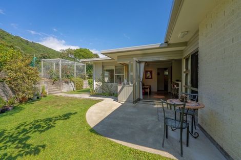 Photo of property in 13 Kotare Street, Waikanae, 5036