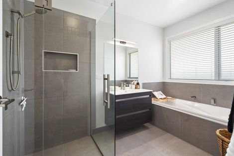 Photo of property in 4 Kiwitea Grove, Feilding, 4702