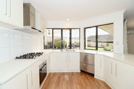 Photo of property in 33 Annalong Road, Dannemora, Auckland, 2016