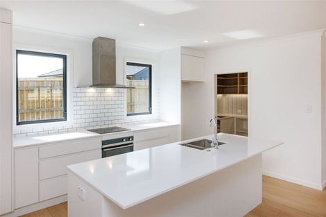 Photo of property in 18 Sardinia Grove, Fitzherbert, Palmerston North, 4410