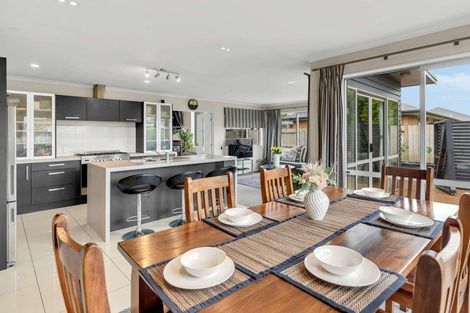 Photo of property in 5 Chestnut Close, Kelvin Grove, Palmerston North, 4414